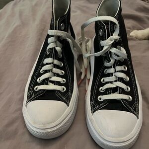 Girls black converse size 4.5. Mint condition worn a handful of times.